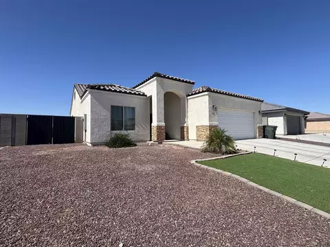 Exterior - 8696 E 41 St, Yuma, AZ 85365 photo 5 of 7