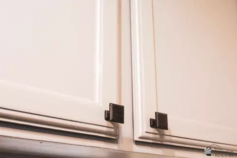Kitchen - 6104 E 43 Pl, Yuma, AZ 85365 photo 6 of 7