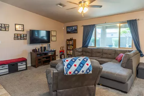 Living - 11515 E 35 Pl, Yuma, AZ 85367 photo 1 of 2