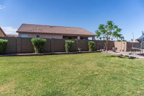 Exterior - 11515 E 35 Pl, Yuma, AZ 85367 photo 7 of 9