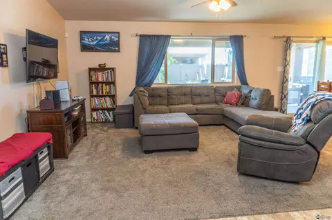 Living - 11515 E 35 Pl, Yuma, AZ 85367 photo 2 of 2