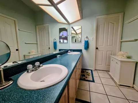 Bath - 11232 E 37 Ln, Yuma, AZ 85367 photo 1 of 4