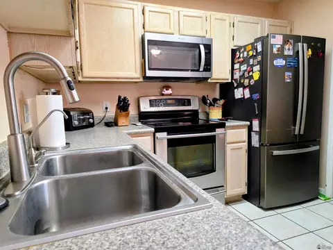 Kitchen - 11232 E 37 Ln, Yuma, AZ 85367 photo 1 of 2