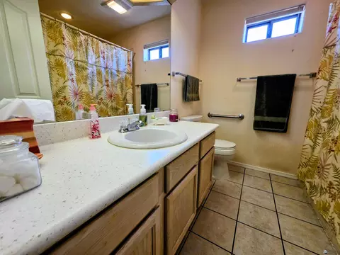 Bath - 11232 E 37 Ln, Yuma, AZ 85367 photo 3 of 4