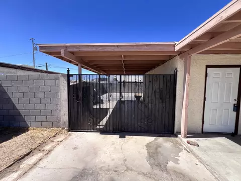 1586 E 22 St, Yuma, AZ 85365 photo 2