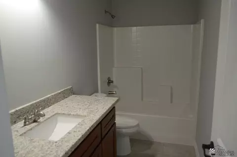 Bath - 13142 E 54 Dr, Yuma, AZ 85367 photo 1 of 3