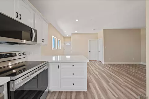 Kitchen - 10400 E Tule Rd, Yuma, AZ 85365 photo 2 of 3
