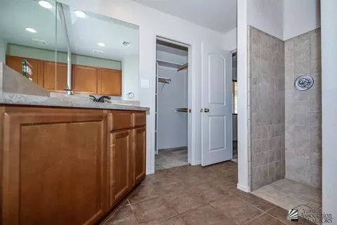 Bath - 11815 E Alpha Way, Yuma, AZ 85367 photo 3 of 4