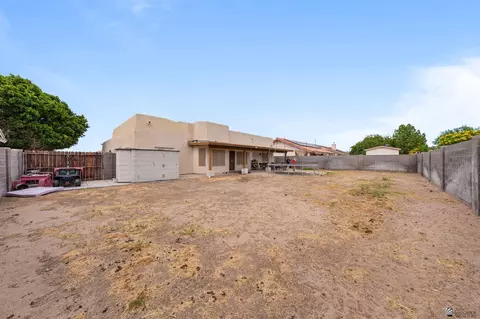 Exterior - 10595 E 35 Pl, Yuma, AZ 85365 photo 4 of 5