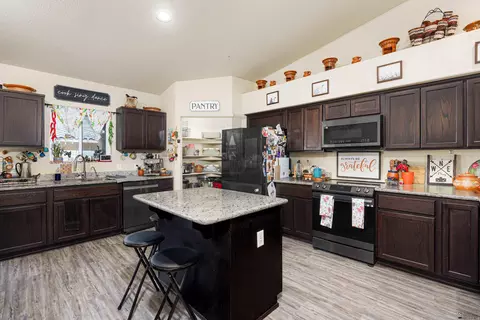 Kitchen - 7316 E 39 Pl, Yuma, AZ 85365 photo 1 of 3