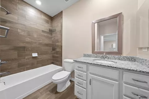 Bath - 6162 E Solstice St, Yuma, AZ 85365 photo 4 of 4