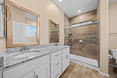 Bath - 6162 E Solstice St, Yuma, AZ 85365 photo 3 of 4