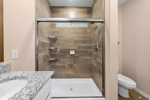 Bath - 6162 E Solstice St, Yuma, AZ 85365 photo 2 of 4