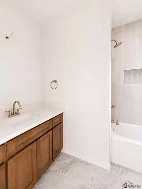 Bath - 10828 E 46 Ln, Yuma, AZ 85367 photo 2 of 2