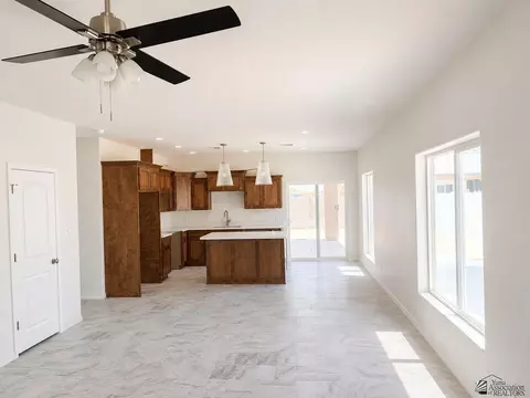 Living - 10828 E 46 Ln, Yuma, AZ 85367 photo 2 of 2