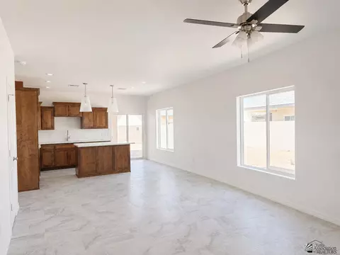 Living - 10828 E 46 Ln, Yuma, AZ 85367 photo 1 of 2