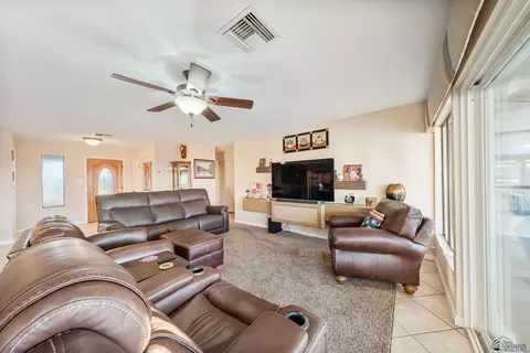 Living - 13354 E 35 St, Yuma, AZ 85367 photo 3 of 3