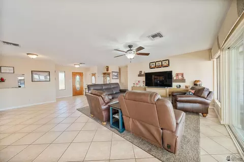 Living - 13354 E 35 St, Yuma, AZ 85367 photo 1 of 3