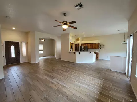 Living - 10618 E 37 Pl, Yuma, AZ 85365 photo 3 of 3
