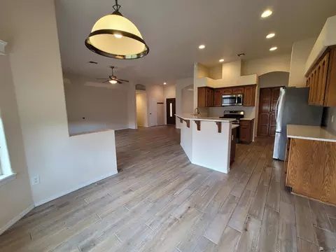 Living - 10618 E 37 Pl, Yuma, AZ 85365 photo 2 of 3