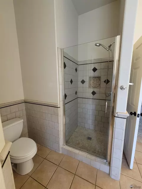 Bath - 10618 E 37 Pl, Yuma, AZ 85365 photo 4 of 5