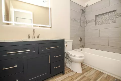 Bath - 6103 E 43 St, Yuma, AZ 85365 photo 1 of 5