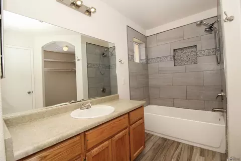 Bath - 6103 E 43 St, Yuma, AZ 85365 photo 3 of 5