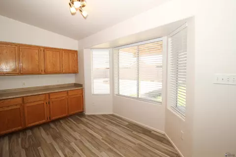 Kitchen - 6103 E 43 St, Yuma, AZ 85365 photo 6 of 7