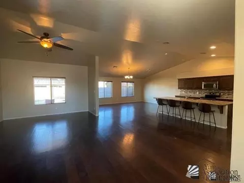 Living - 6302 E 47 St, Yuma, AZ 85365 photo 3 of 4