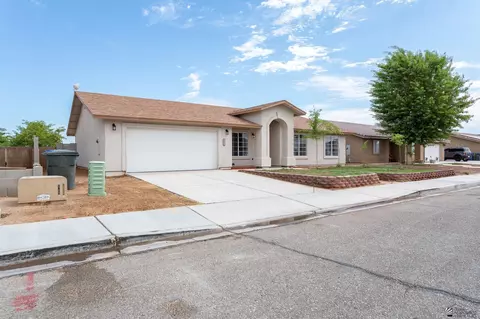 Exterior - 7868 E 42 Pl, Yuma, AZ 85365 photo 3 of 9