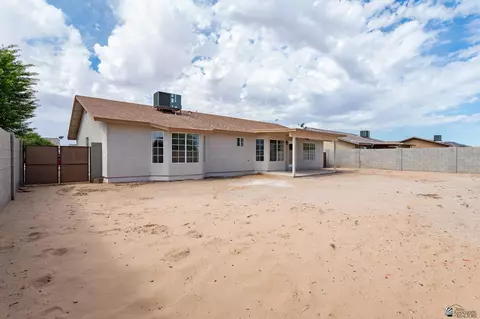 Exterior - 7868 E 42 Pl, Yuma, AZ 85365 photo 5 of 9
