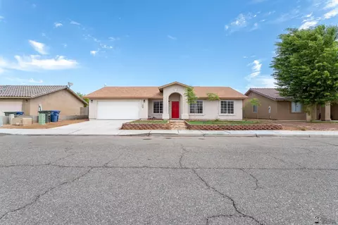 Exterior - 7868 E 42 Pl, Yuma, AZ 85365 photo 8 of 9