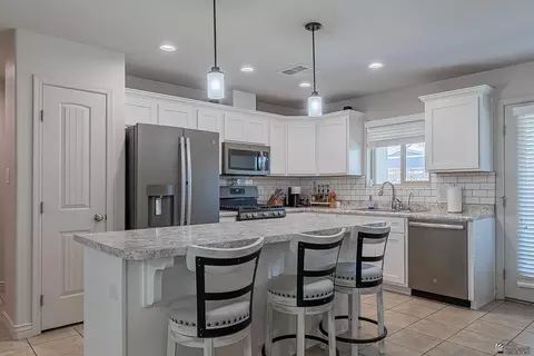 Kitchen - 10233 E 34 Pl, Yuma, AZ 85365 photo 1 of 3