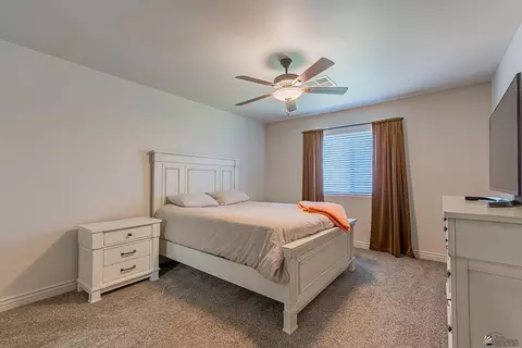 Bedroom - 10233 E 34 Pl, Yuma, AZ 85365 photo 1 of 4