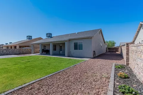 Exterior - 10233 E 34 Pl, Yuma, AZ 85365 photo 3 of 6