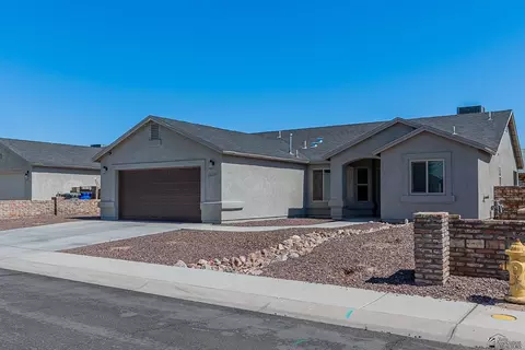 Exterior - 10233 E 34 Pl, Yuma, AZ 85365 photo 2 of 6