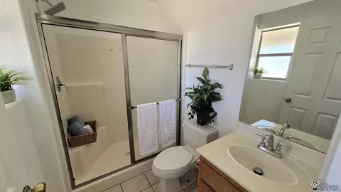 Bath - 10429 E 37 St, Yuma, AZ 85365 photo 1 of 2