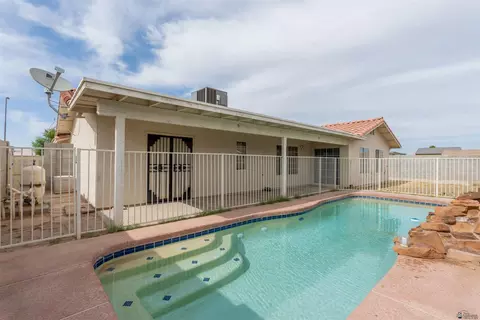 Exterior - 6257 E 41 St, Yuma, AZ 85365 photo 6 of 7