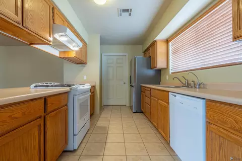 Kitchen - 6257 E 41 St, Yuma, AZ 85365 photo 1 of 3