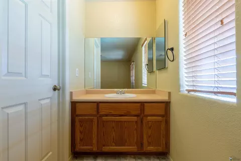 Bath - 6257 E 41 St, Yuma, AZ 85365 photo 2 of 3