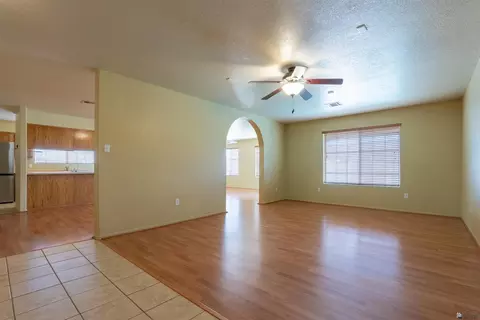 Living - 6257 E 41 St, Yuma, AZ 85365 photo 4 of 12