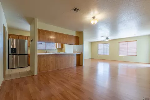 Living - 6257 E 41 St, Yuma, AZ 85365 photo 5 of 12