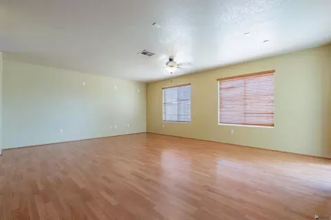 Living - 6257 E 41 St, Yuma, AZ 85365 photo 7 of 12