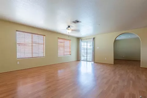 Living - 6257 E 41 St, Yuma, AZ 85365 photo 10 of 12