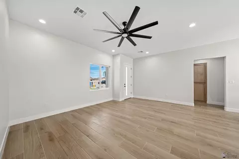 Living - 10865 E 45 St, Yuma, AZ 85367 photo 1 of 2