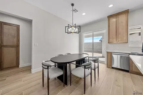 Dining - 10865 E 45 St, Yuma, AZ 85367 photo 1 of 1