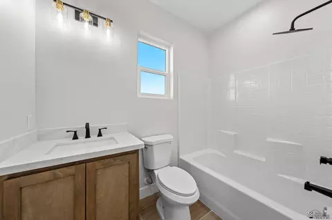 Bath - 10865 E 45 St, Yuma, AZ 85367 photo 4 of 4