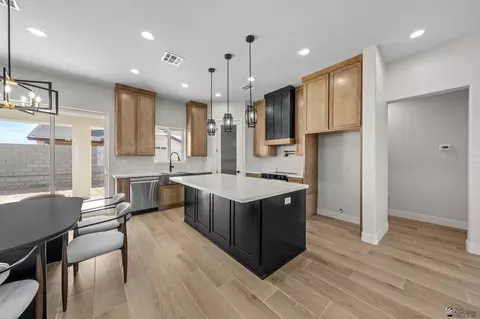 Kitchen - 10865 E 45 St, Yuma, AZ 85367 photo 1 of 5