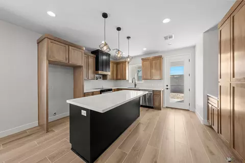 Kitchen - 10821 E 45 St, Yuma, AZ 85367 photo 2 of 5