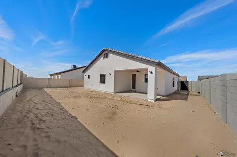 Exterior - 10821 E 45 St, Yuma, AZ 85367 photo 3 of 4